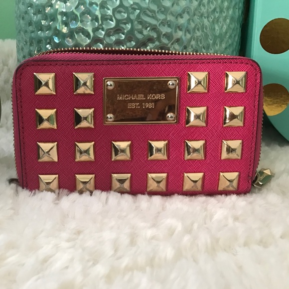 Micheal Kors wallet - Picture 1 of 4