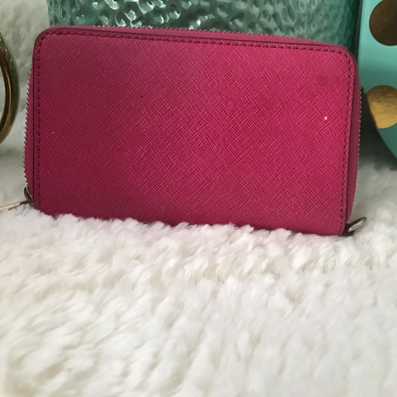 Micheal Kors wallet - Picture 3 of 4