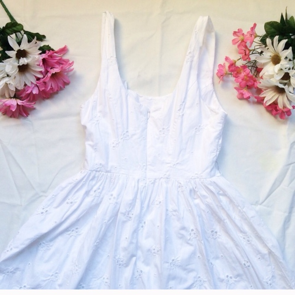 A&F Deep scoop neck sleeveless midi white dress - Picture 5 of 8