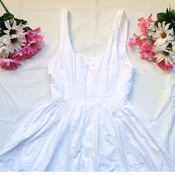 A&F Deep scoop neck sleeveless midi white dress - Picture 5 of 8