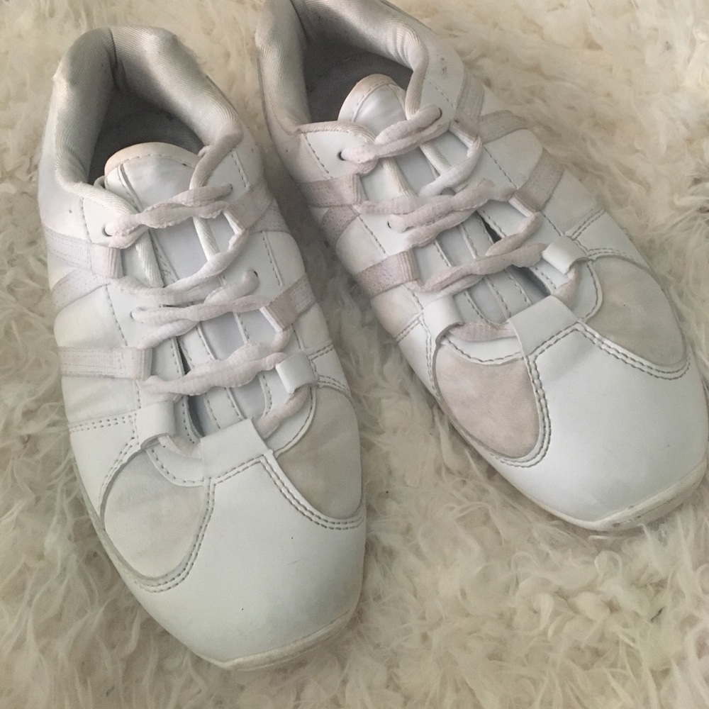 Chassé cheer shoes!