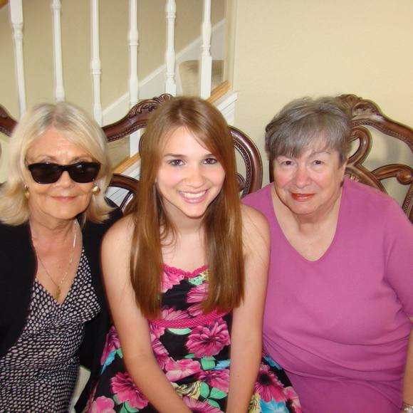 Meet your Posher, Evelyn - Picture 2 of 2