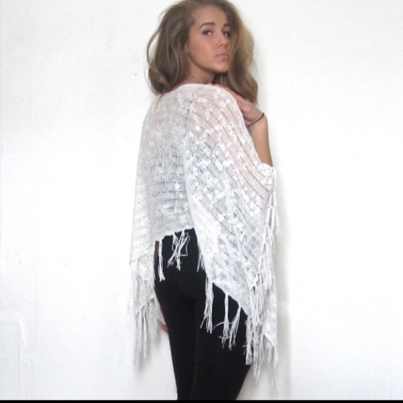 Other - 💕HOST PICK 💕Beautiful Beachy Poncho