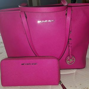 Michael kors tote