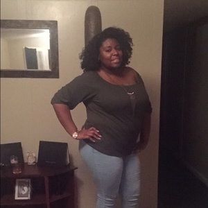 Meet your Posher, Desiree