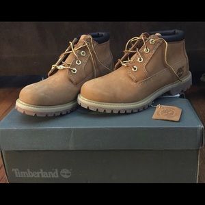 Brand new!!!! Women's timberlands boots!
