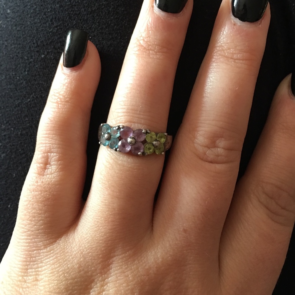 Multi stone ring