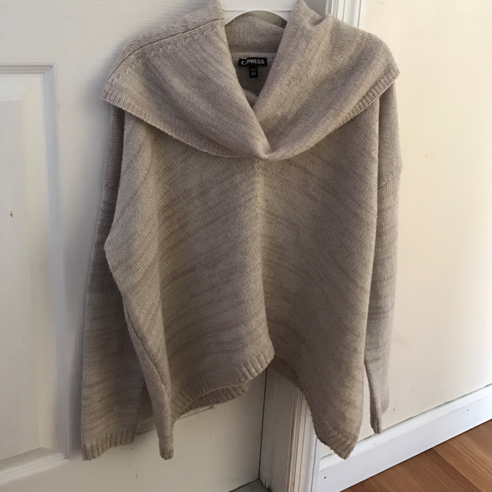 Slouchy turtleneck sweater Express