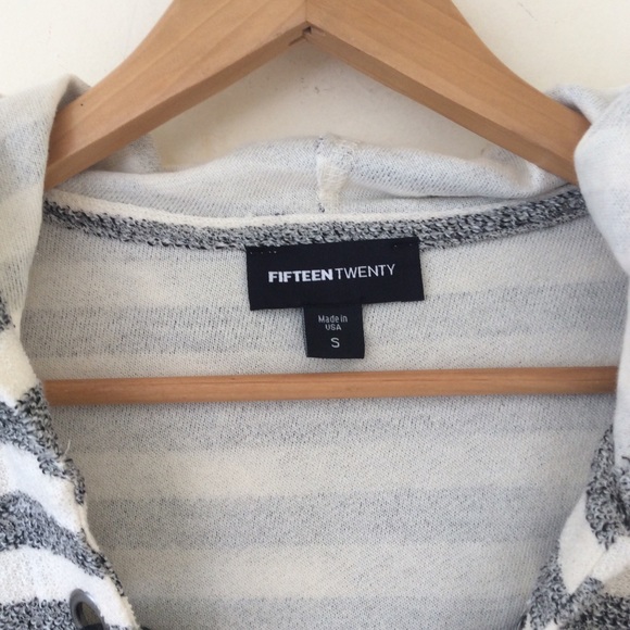 fifteen twenty Sweaters - Fifteen twenty Lace Up hoodie S NWOT fifteen twenty Sweaters - Fifteen twenty Lace Up hoodie S NWOT