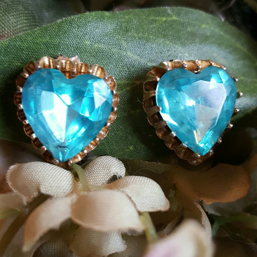Vintage Screw Back Earrings