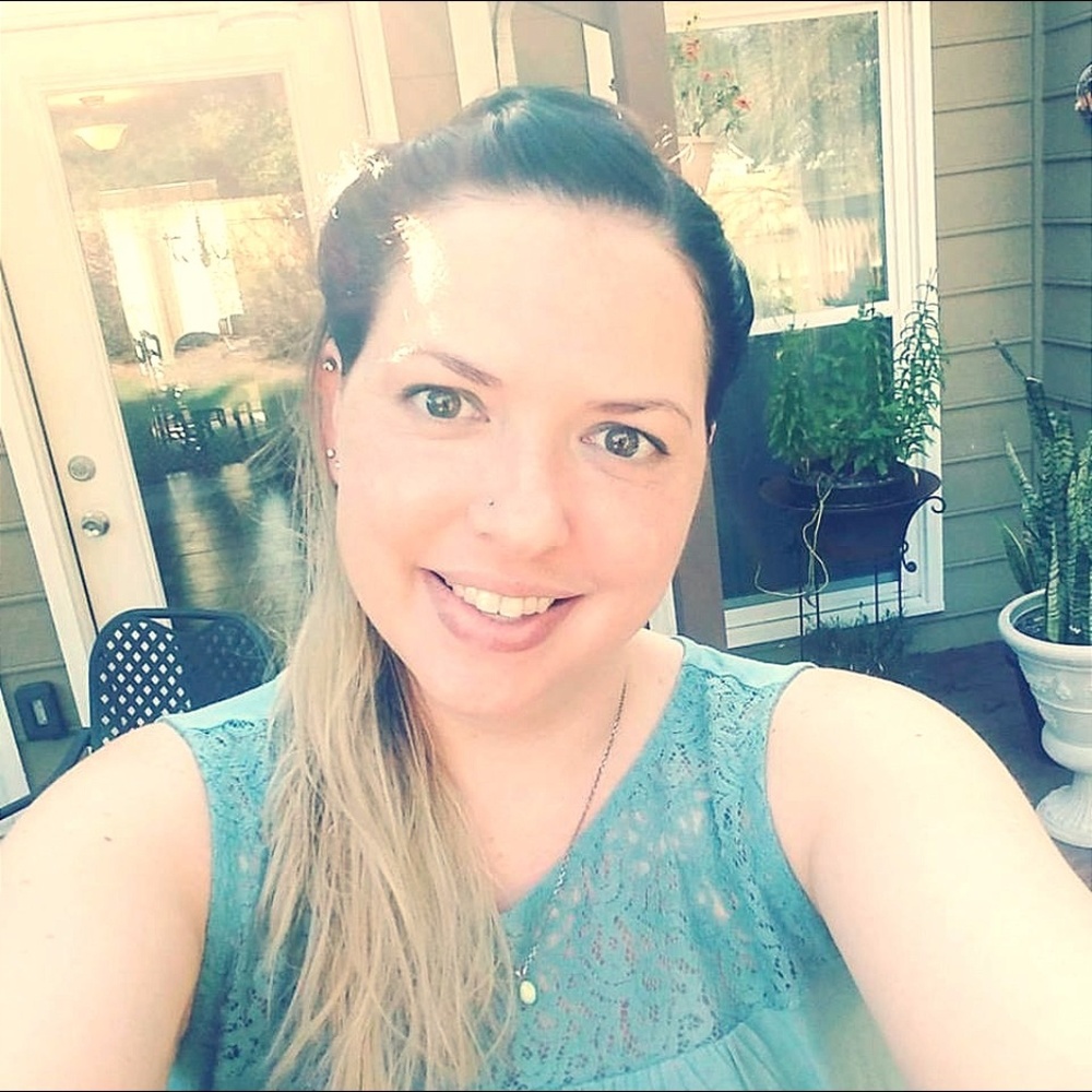 Meet your Posher, Nicole