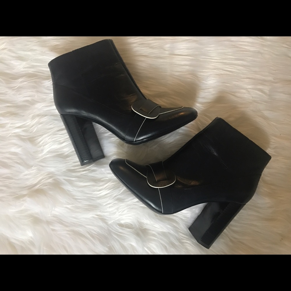 Leather Tory Burch boots size 9