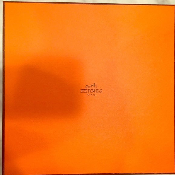 SOLD: 90cm Silk Scarf Les Mythologies des Hommes Rouges - Picture 3 of 3