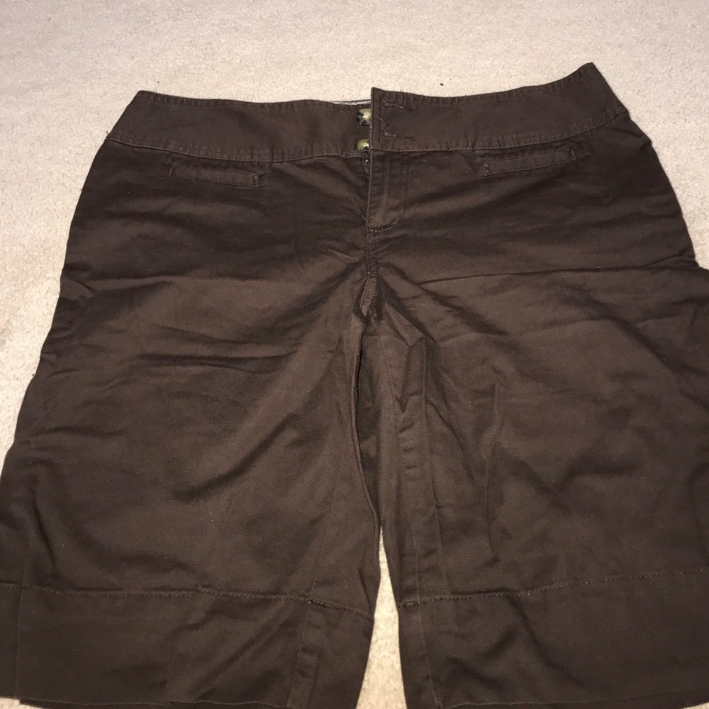 Never worn Bermuda shorts!!
