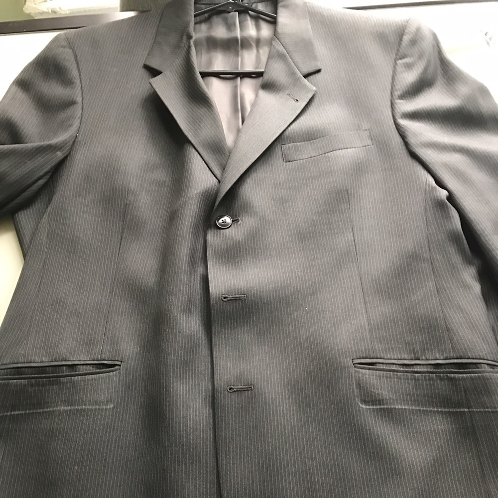 Barely worn men's Kenneth Cole suit .