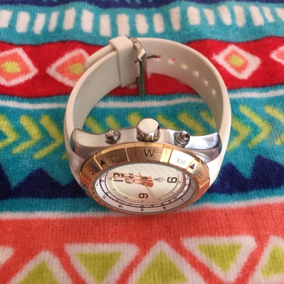 White FREE watch - Picture 3 of 3