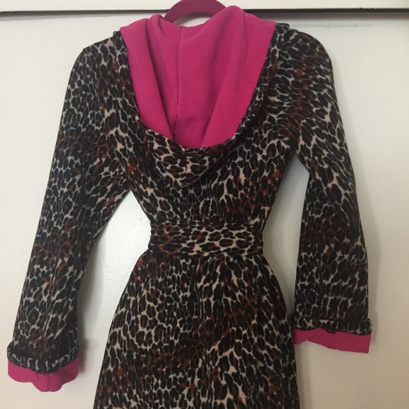 Betsey Johnson Intimate Animal Print Bathrobe. - Picture 2 of 4