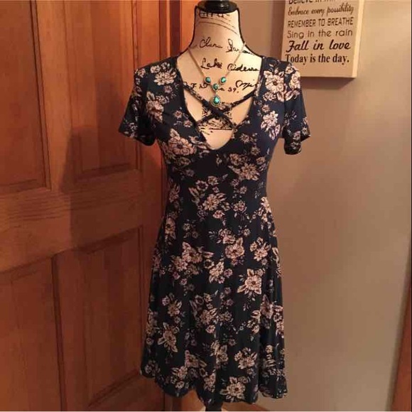 CLEARANCE New Floral Mini Dress - Picture 5 of 5