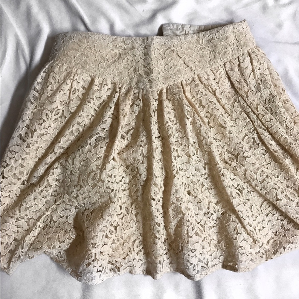 ✨ Buy 2, Get 1 Free ✨LIKE NEW! Cream Lace Skirt