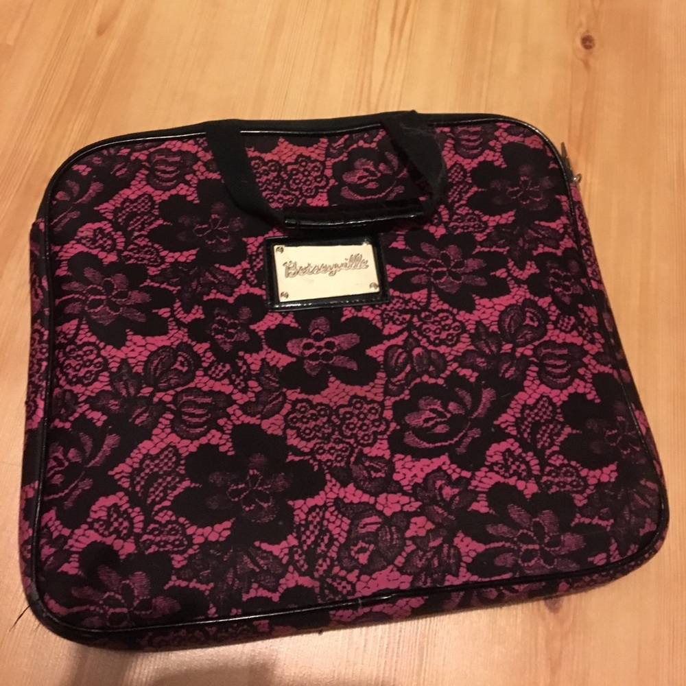 BETSEY JOHNSON COMPUTER CASE