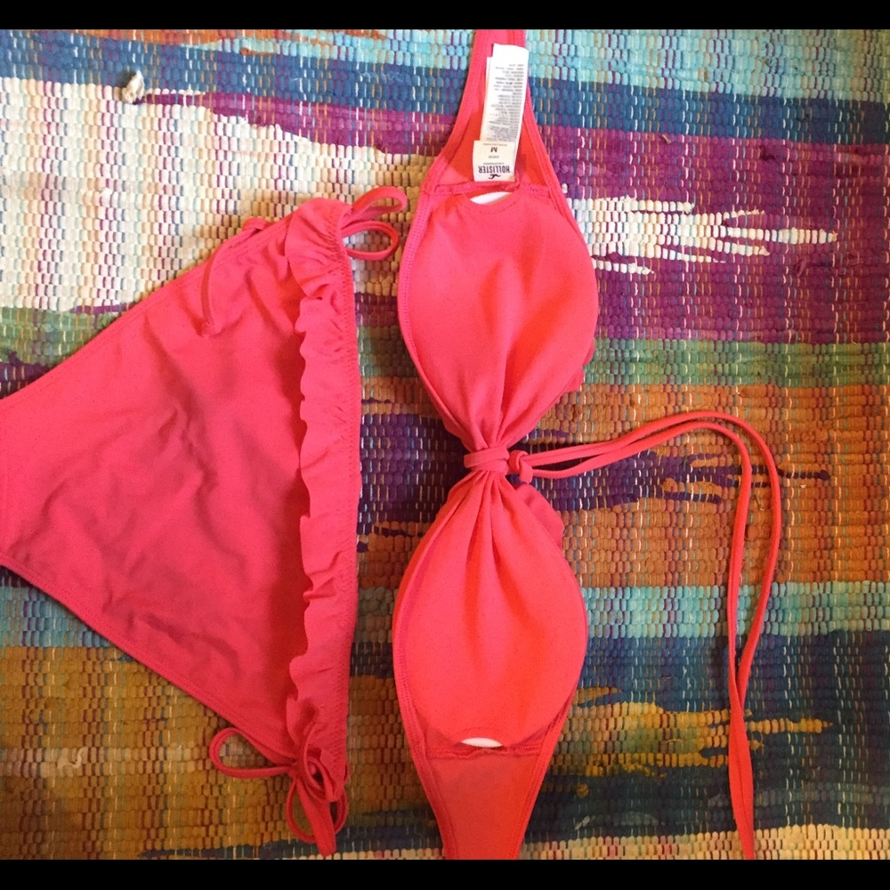 Bikini - Picture 2 of 2