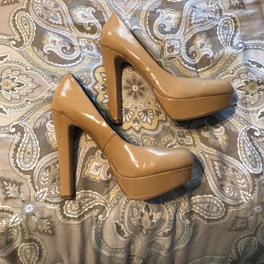 Steve Madden Patent Leather Pumps