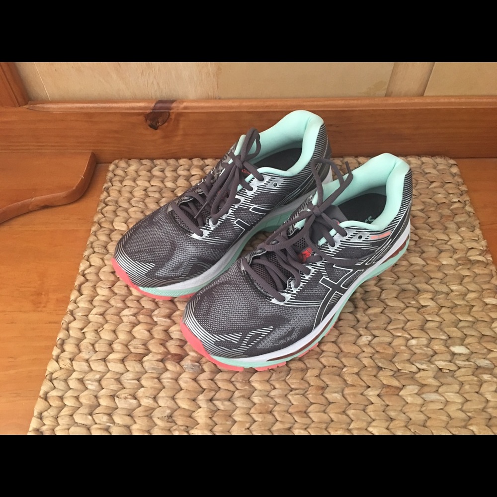 Women's Gel Nimbus 19