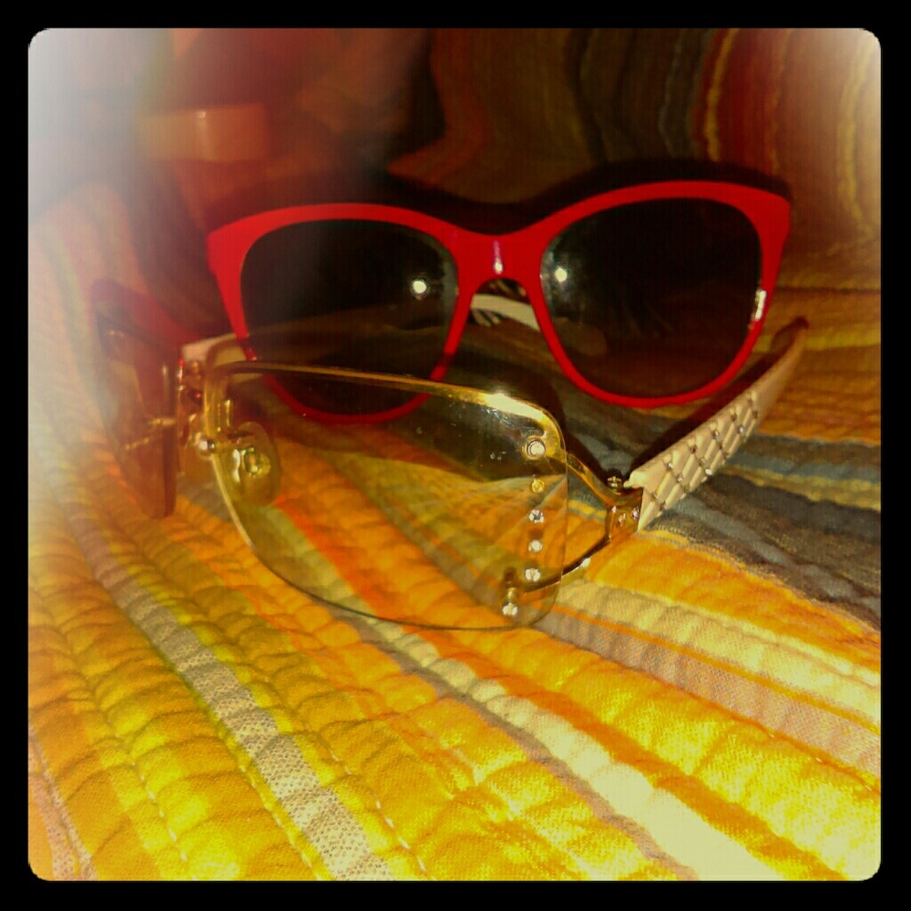 White Steve Madden sunglasses