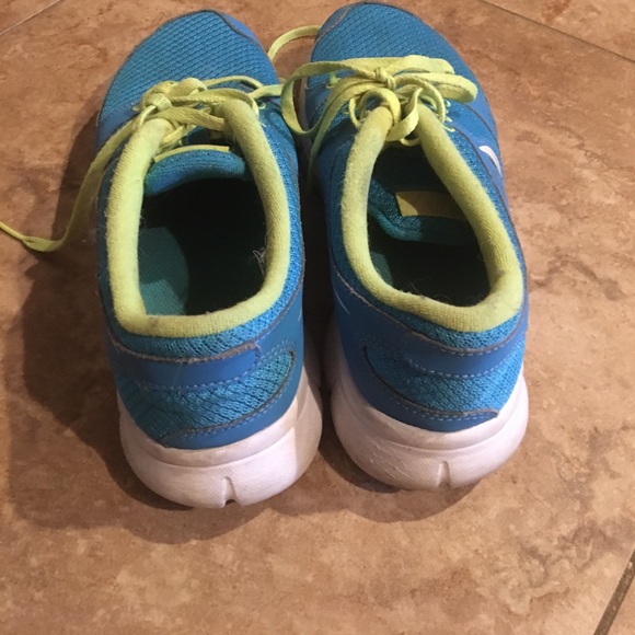 NIKE PRO SNEAKERS BLUE AND GREEN BARLEY WORN - Picture 3 of 3