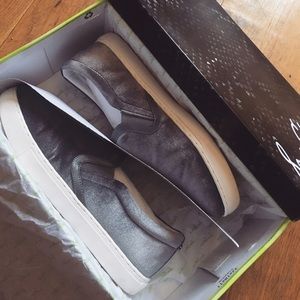 SAM EDELMAN VELVET LOAFER