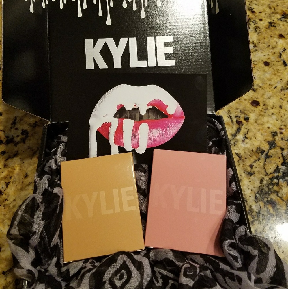 Authentic  Kylie Kylighters