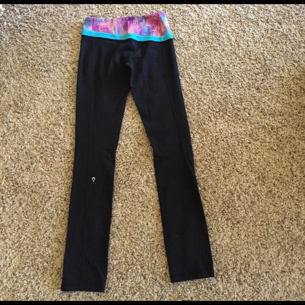 Iviva by Lululemon straight yoga pants