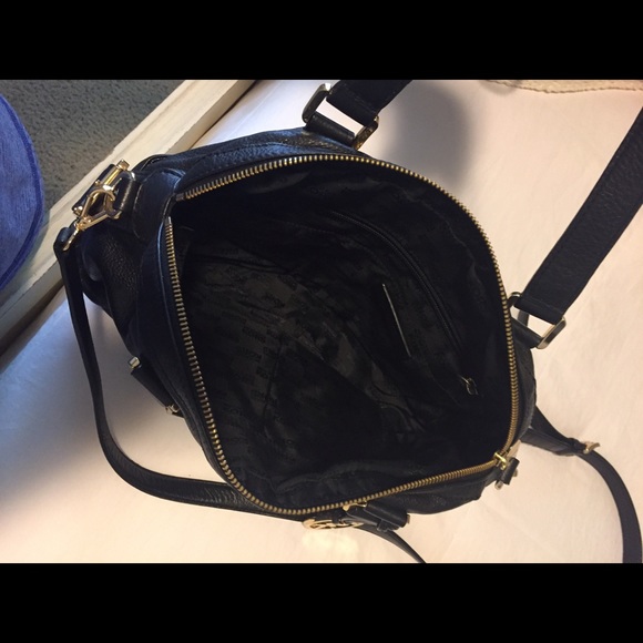 Michael Kors black crossbody - Picture 4 of 6