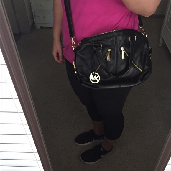 Michael Kors black crossbody - Picture 6 of 6