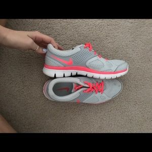Women's Nike Tennis Shoes