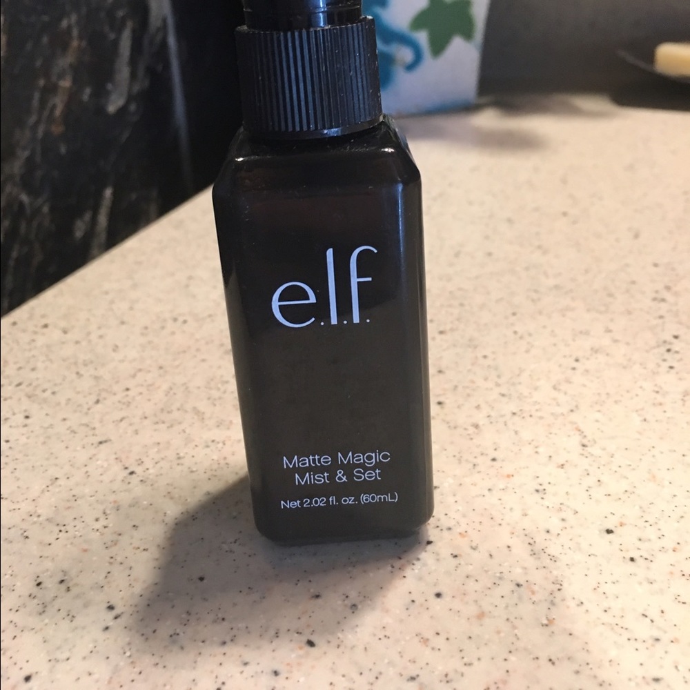 E.L.F Matte Magic Mist & Set