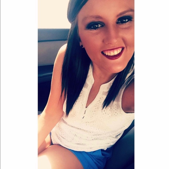 Meet your Posher, Dakota - Picture 1 of 1