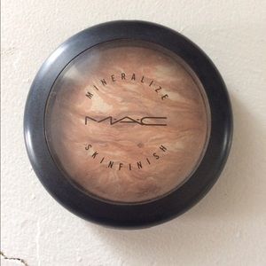 MAC COSMETICS MINERALIZE SKIN FINISH