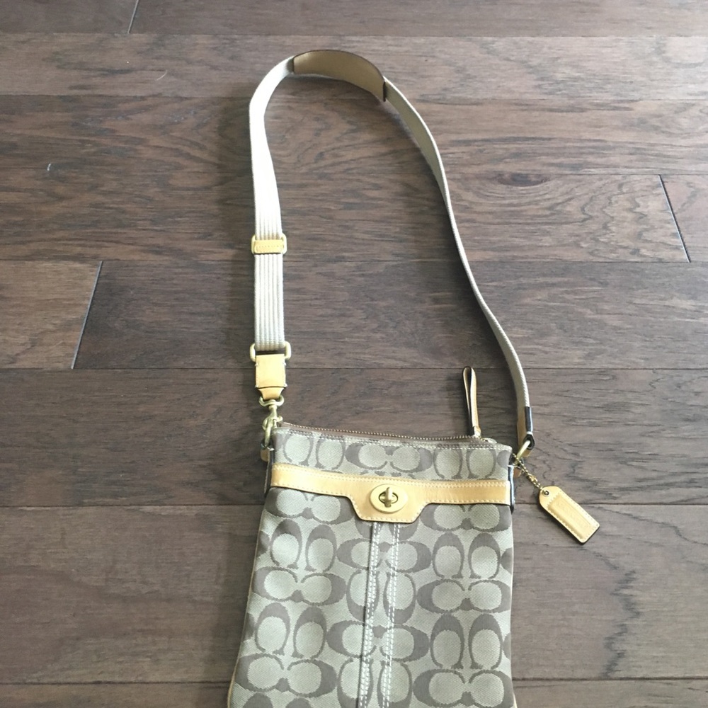 Women's Coach bag
