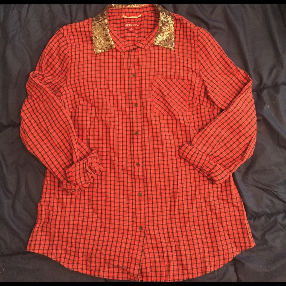 Black&Red checkered button down shirt.