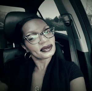 Meet your Posher, Joycelynaea