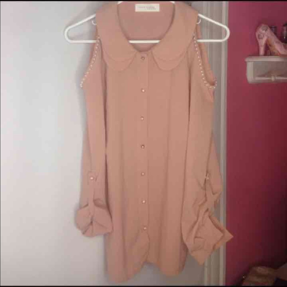 Cute Tokyo fashion pearl blouse