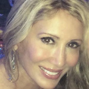 Meet your Posher, Deena