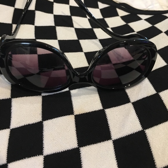 Sunglasses NEW - Picture 2 of 4