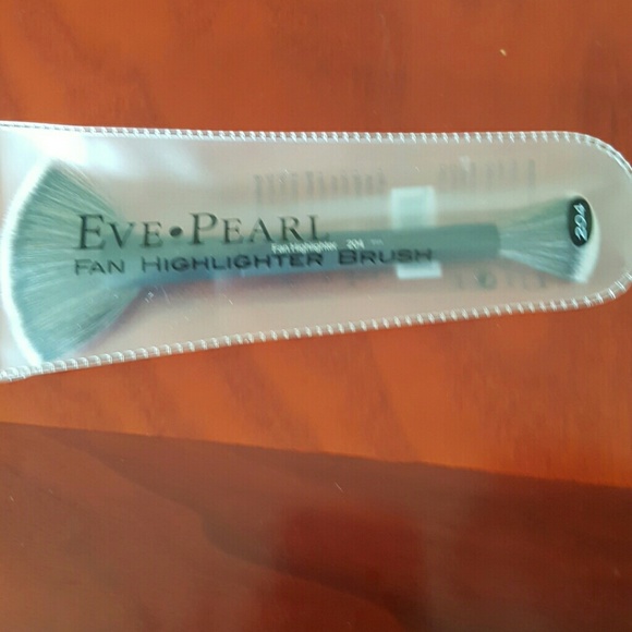 Brand new makeup brushes - Picture 2 of 4