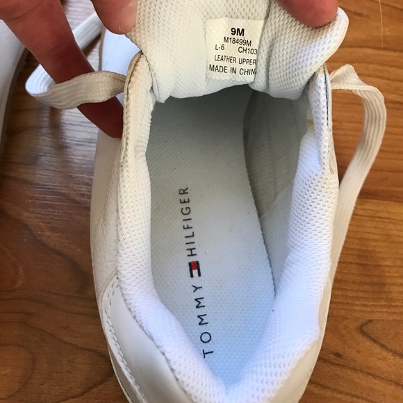 EUC Tommy Hilfiger white leather mens sneakers - Picture 7 of 8