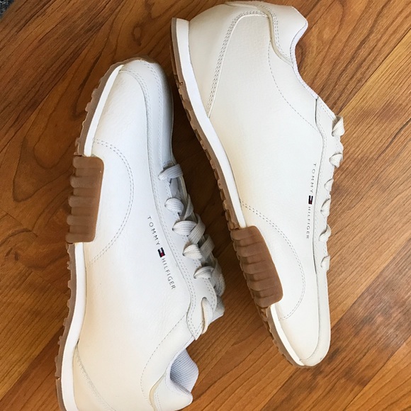 EUC Tommy Hilfiger white leather mens sneakers - Picture 8 of 8
