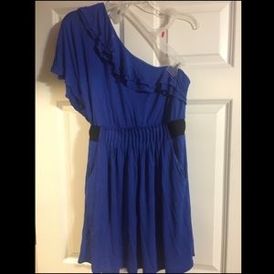One shoulder blue dress