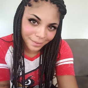 Meet your Posher, Adrianne