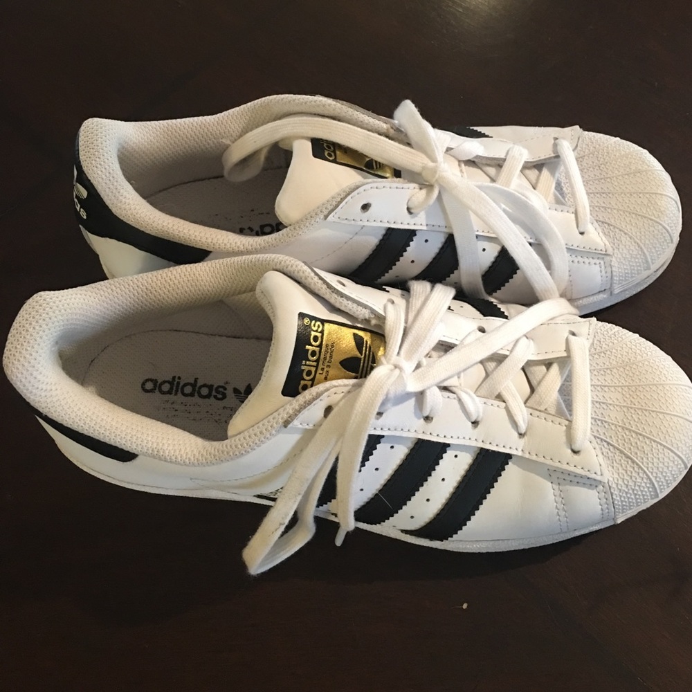 Adidas superstars